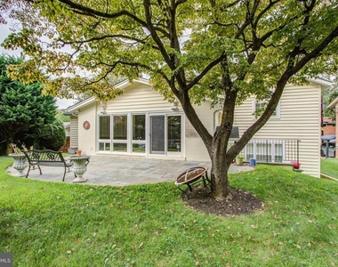 9203 Cedarcrest Drive - Photo Thumbnail 35