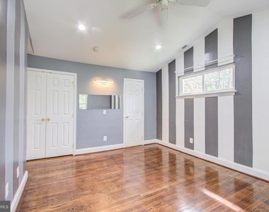 9203 Cedarcrest Drive - Photo Thumbnail 16