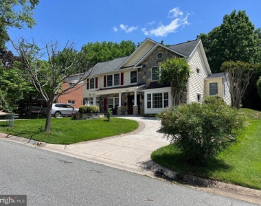 9203 Cedarcrest Drive - Photo Thumbnail 1