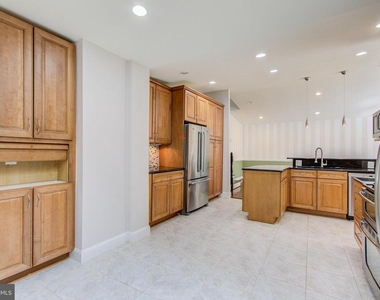 9203 Cedarcrest Drive - Photo Thumbnail 9