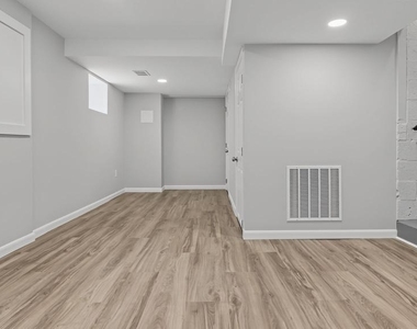 11419 Lund Place - Photo Thumbnail 13
