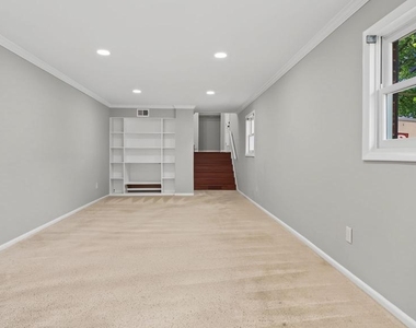 11419 Lund Place - Photo Thumbnail 6