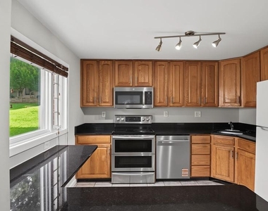 11419 Lund Place - Photo Thumbnail 9
