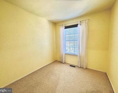 4711 Leyden Way - Photo Thumbnail 12