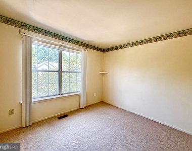 4711 Leyden Way - Photo Thumbnail 11