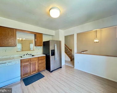 4711 Leyden Way - Photo Thumbnail 6