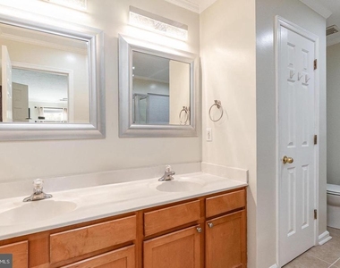 542 Berrycrest Way - Photo Thumbnail 12