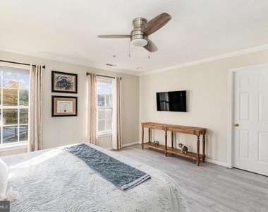 542 Berrycrest Way - Photo Thumbnail 9