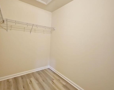 4705 Verdana Loop - Photo Thumbnail 14