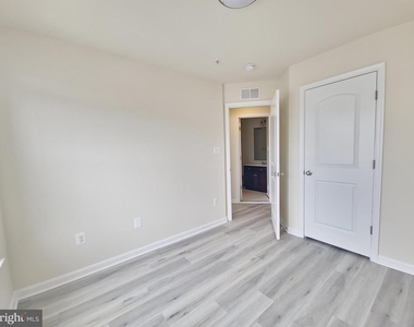 4705 Verdana Loop - Photo Thumbnail 11