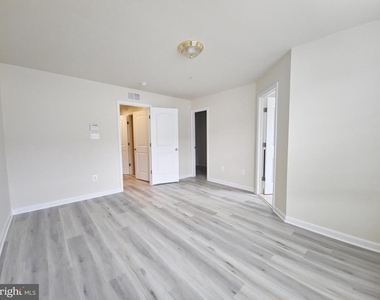 4705 Verdana Loop - Photo Thumbnail 15