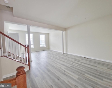 4705 Verdana Loop - Photo Thumbnail 3