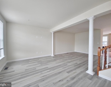 4705 Verdana Loop - Photo Thumbnail 6
