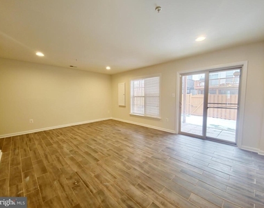 4705 Verdana Loop - Photo Thumbnail 2