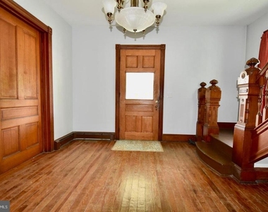 205 Oakley Street - Photo Thumbnail 2