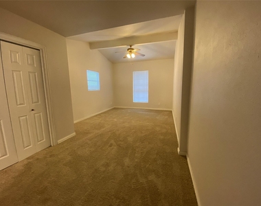 1516 Lisa Dr - Photo Thumbnail 17