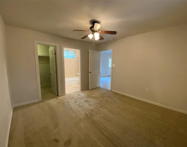 1516 Lisa Dr - Photo Thumbnail 12