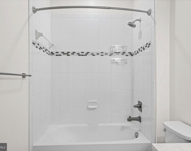 6302 Greenleigh Avenue - Photo Thumbnail 26
