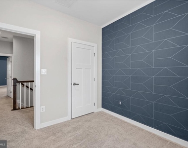 6302 Greenleigh Avenue - Photo Thumbnail 21