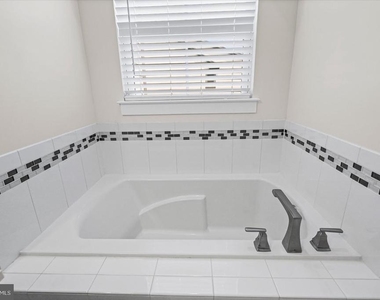 6302 Greenleigh Avenue - Photo Thumbnail 32