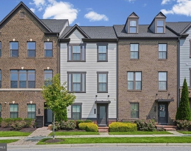 6302 Greenleigh Avenue - Photo Thumbnail 1