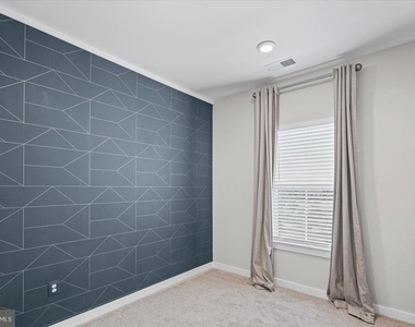 6302 Greenleigh Avenue - Photo Thumbnail 20