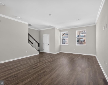 27 Merion Avenue - Photo Thumbnail 2