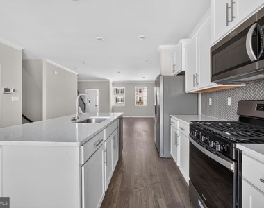 27 Merion Avenue - Photo Thumbnail 6