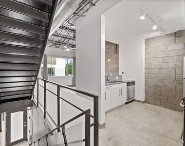 4801 S. Congress Ave - Photo Thumbnail 3
