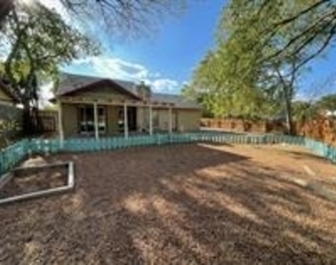 412 Blue Valley Dr - Photo Thumbnail 19
