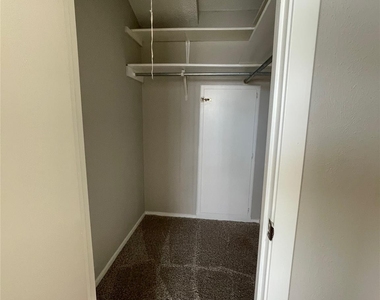 412 Blue Valley Dr - Photo Thumbnail 14