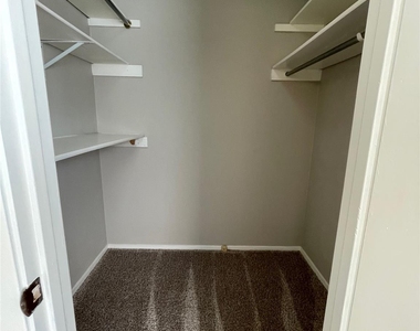 412 Blue Valley Dr - Photo Thumbnail 13