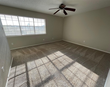 412 Blue Valley Dr - Photo Thumbnail 10