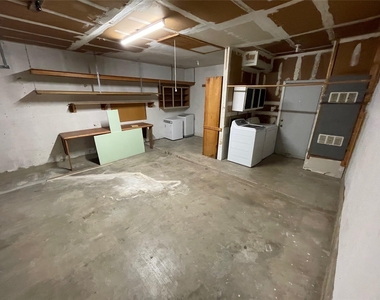 412 Blue Valley Dr - Photo Thumbnail 17