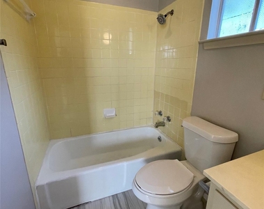 412 Blue Valley Dr - Photo Thumbnail 15