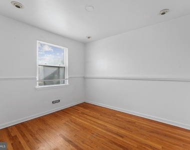 4022 Ardley Avenue - Photo Thumbnail 13