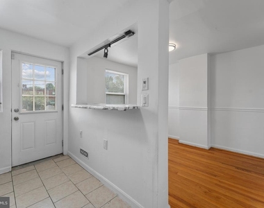 4022 Ardley Avenue - Photo Thumbnail 8