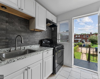 4022 Ardley Avenue - Photo Thumbnail 2