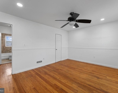 4022 Ardley Avenue - Photo Thumbnail 10