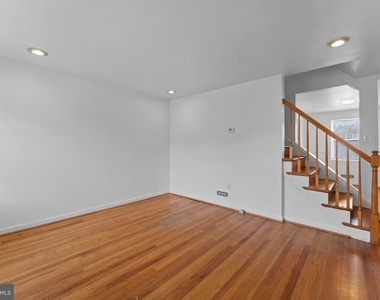 4022 Ardley Avenue - Photo Thumbnail 4