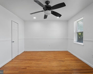 4022 Ardley Avenue - Photo Thumbnail 11