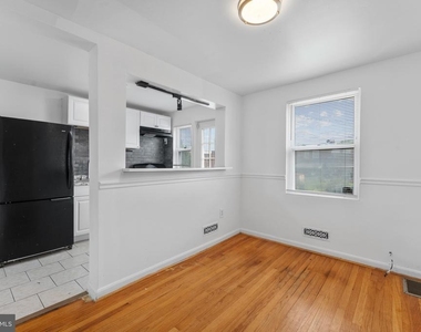 4022 Ardley Avenue - Photo Thumbnail 7