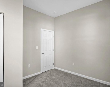 3909 Fleetwood Avenue - Photo Thumbnail 10