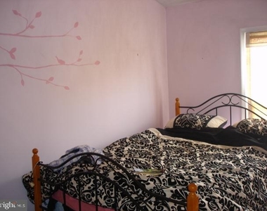 1211 S Linwood Avenue - Photo Thumbnail 5