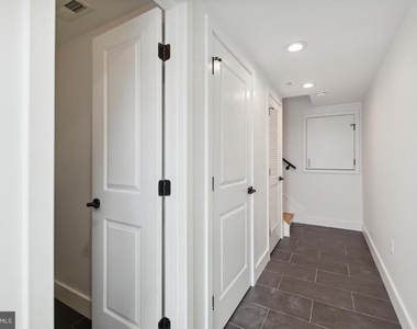 1207 Dellwood Avenue - Photo Thumbnail 28