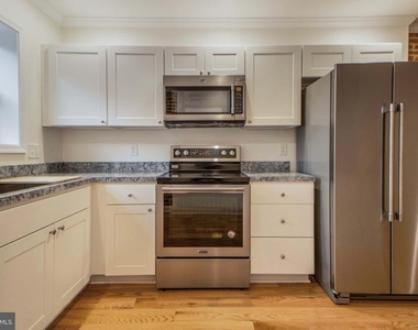 333 S Conkling Street - Photo Thumbnail 1
