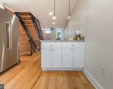 333 S Conkling Street - Photo Thumbnail 5