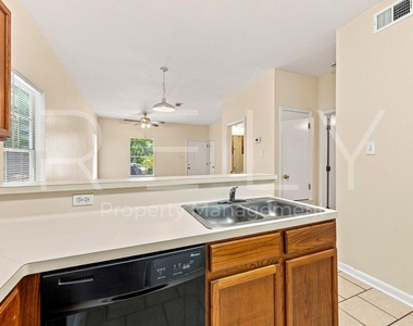 2908 Whisper Oaks Ln - Photo Thumbnail 15