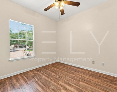 2908 Whisper Oaks Ln - Photo Thumbnail 24