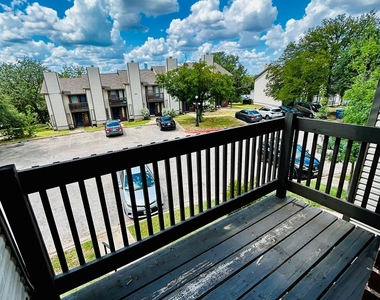 1818 River Crossing Cir - Photo Thumbnail 16